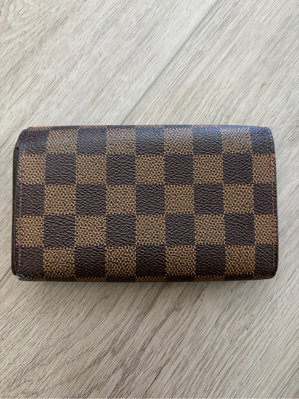 Louis Vuitton Brown Damier Medium Wallet with Gold Button - Picture 2 of 16